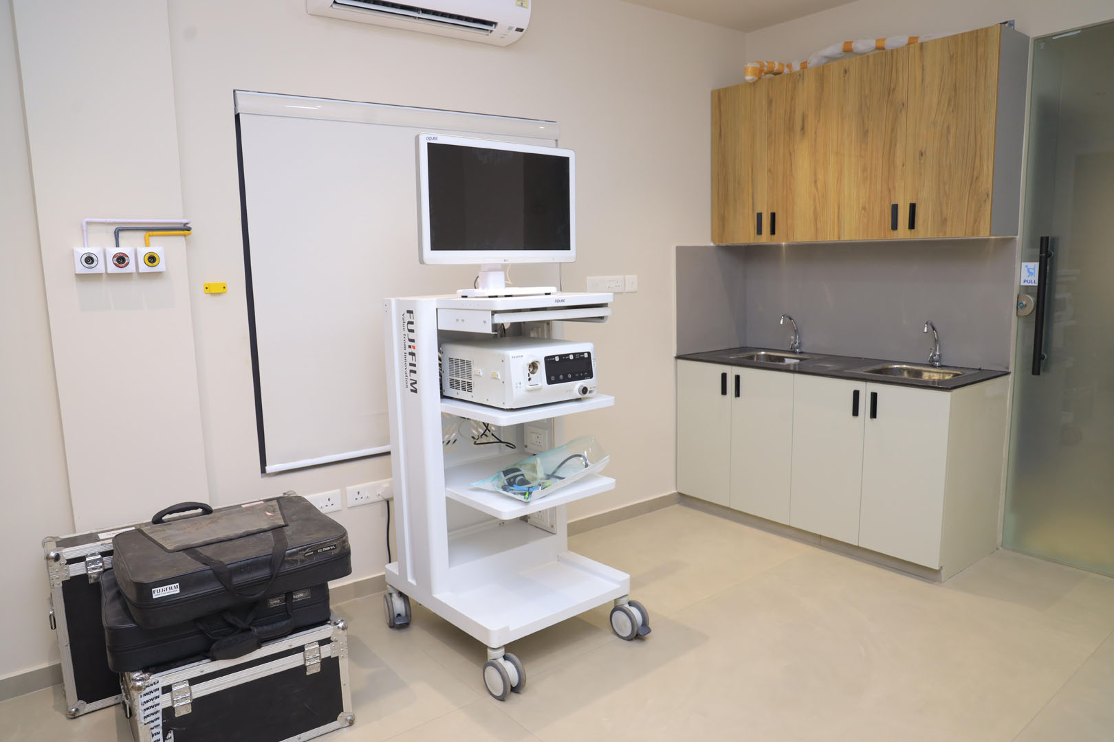 FUJIFILM high-definition endoscopy unit